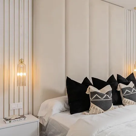 Vivi Homes - La Brisa Appartement