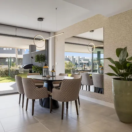Vivi Homes - La Brisa Appartement